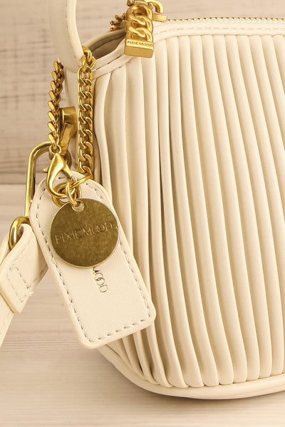 Bella Ivory Vegan Leather Pleated Handbag | La petite garçonne side close-up