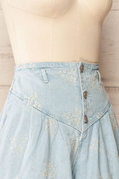 Biarritz Blue Denim Shorts w/ Floral Embroidery | La petite garçonne  side close-up