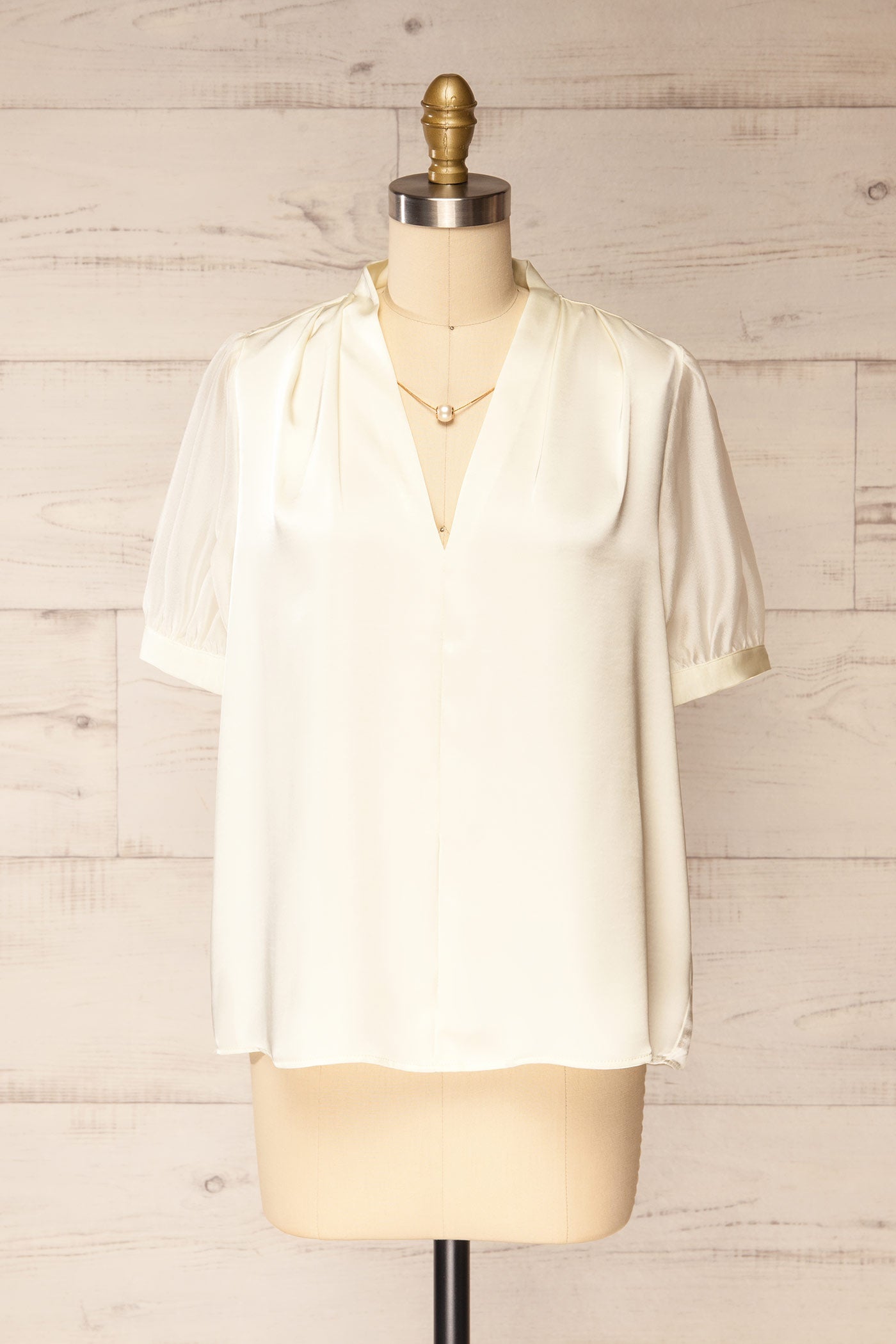 Bidar Ivoire | Blouse Satinée Plissée à Encolure en V