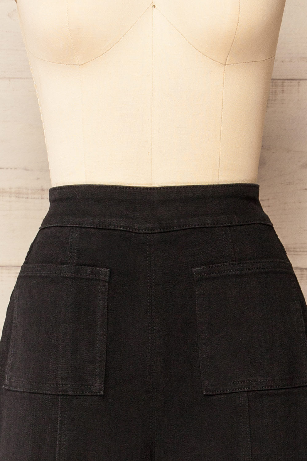 Biddeford High-Waisted Black Denim Pants | La petite garçonne front