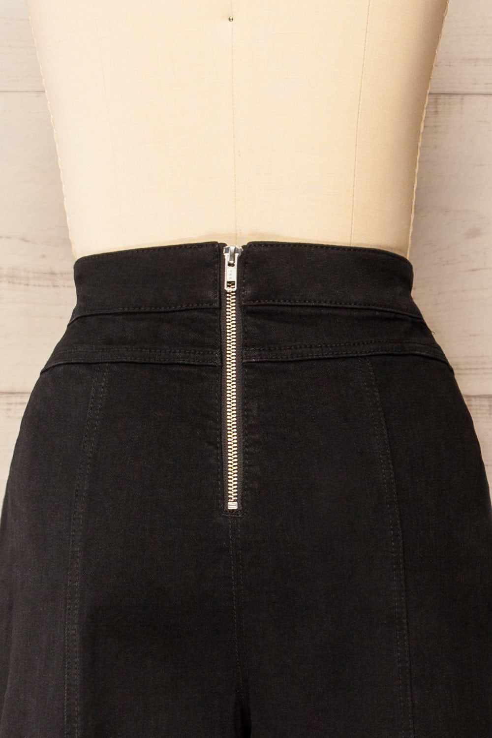 Biddeford High-Waisted Black Denim Pants | La petite garçonne back