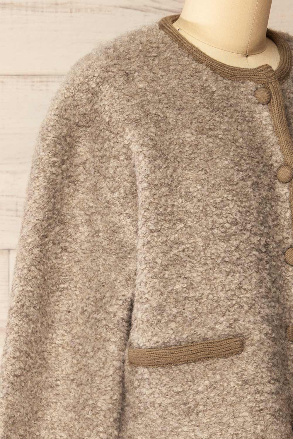 Bikaner Short Fuzzy Brown Cardigan | La petite garçonne side close-up