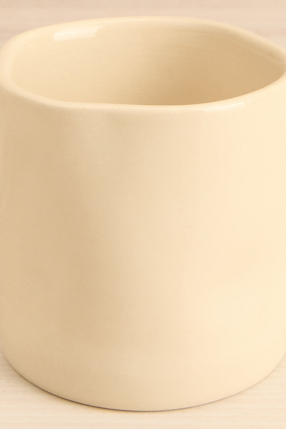Blanc Coffee Mug | Maison garçonne close-up