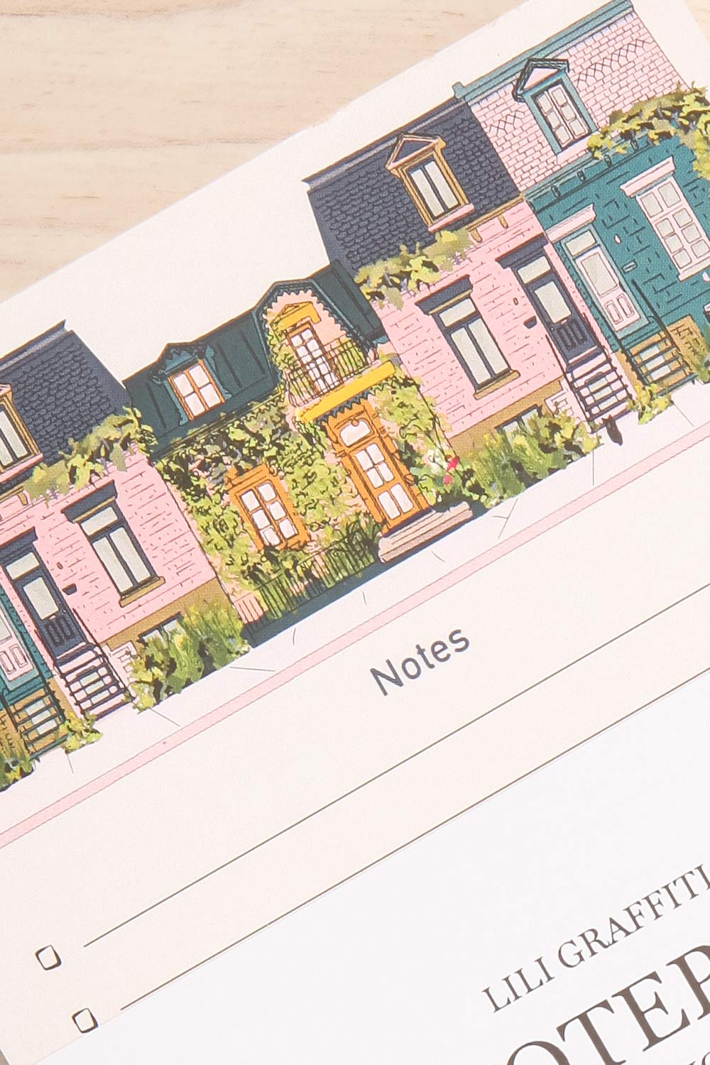 Streets Notepad | Maison garçonne close-up
