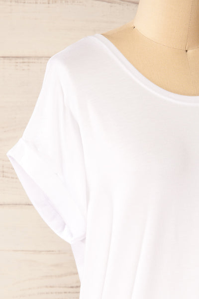 Bossugan White Round Neck T-Shirt | La petite garçonne  side close-up