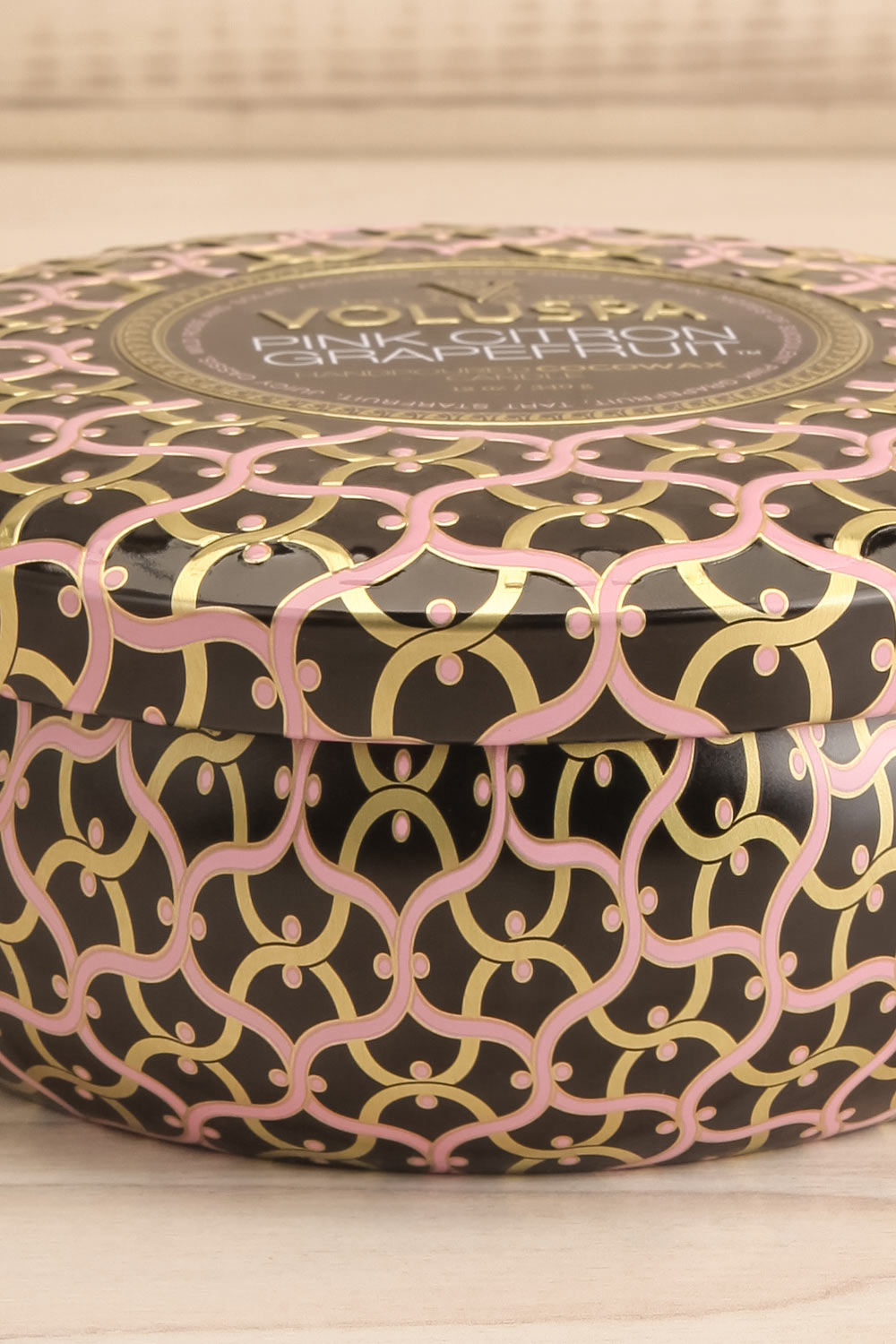 Pink Citron Grapefruit Tin Bowl Candle by Voluspa | Maison garçonne close-up