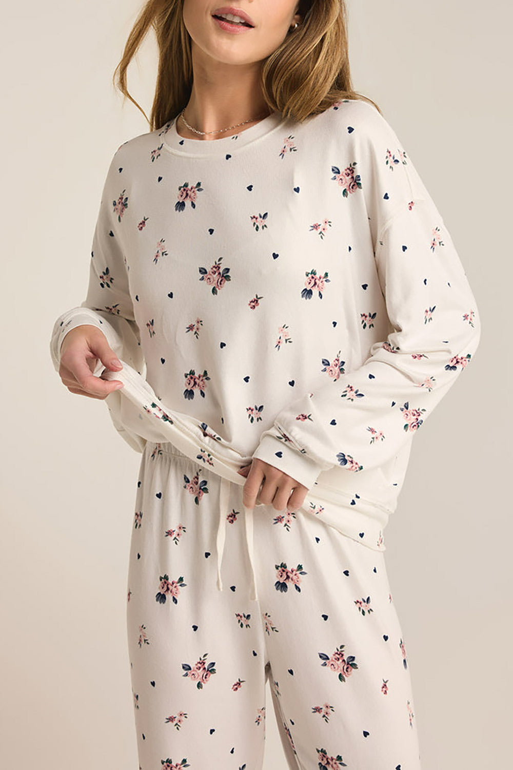 Set Brantford Floral White Loungewear Set | La petite garçonne model