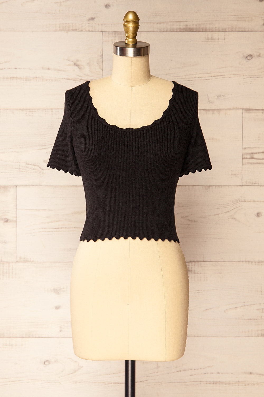 Brussels Black Cropped Ribbed Top | La petite garçonne front view