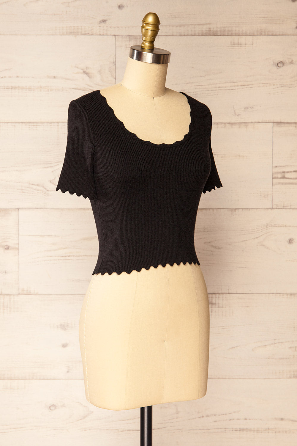 Brussels Black Cropped Ribbed Top | La petite garçonne side view