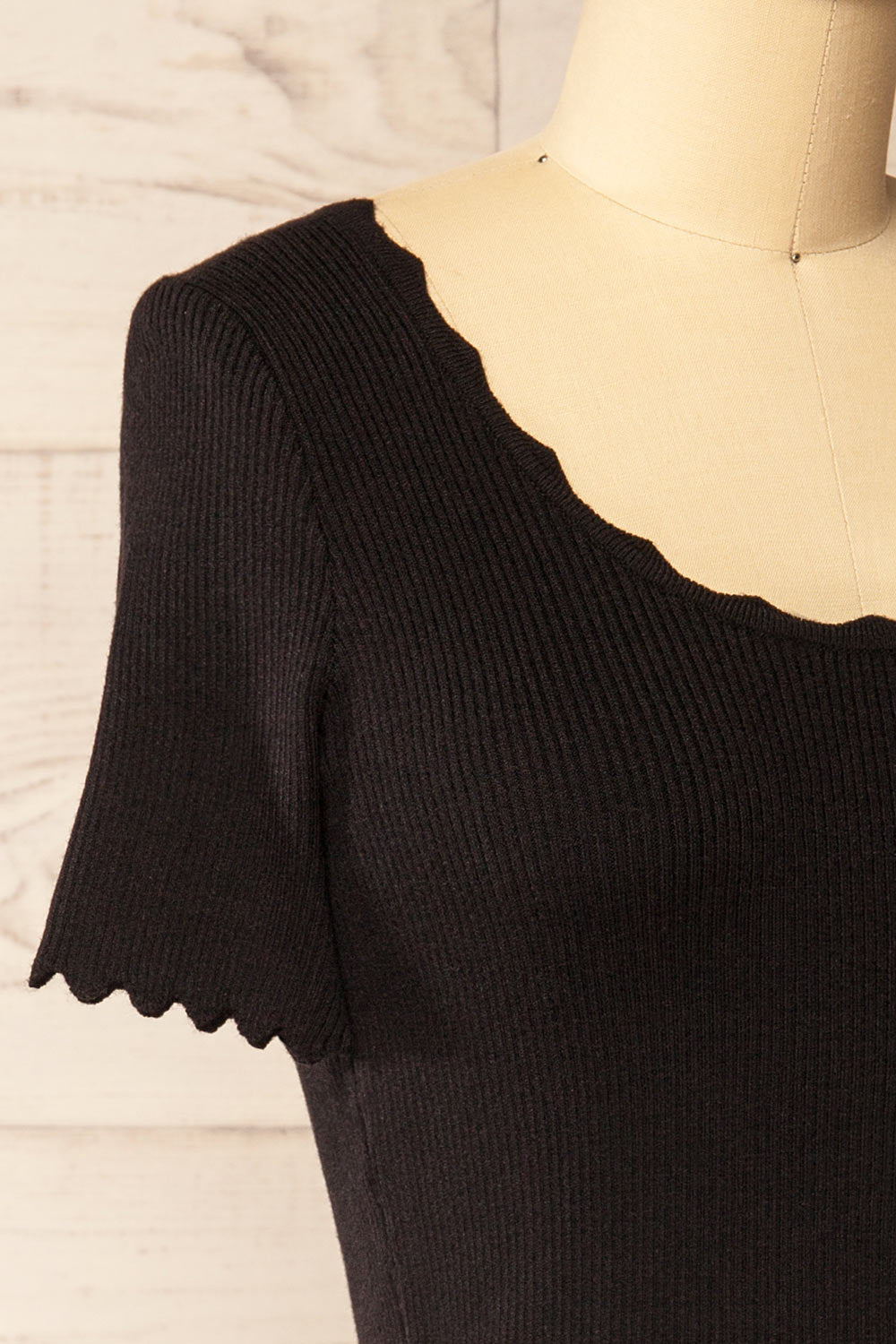 Brussels Black Cropped Ribbed Top | La petite garçonne side