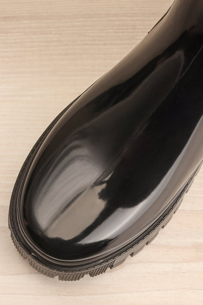 Bukavu Black Round-Toe Ankle Rain Boots | La petite garçonne flat close-up