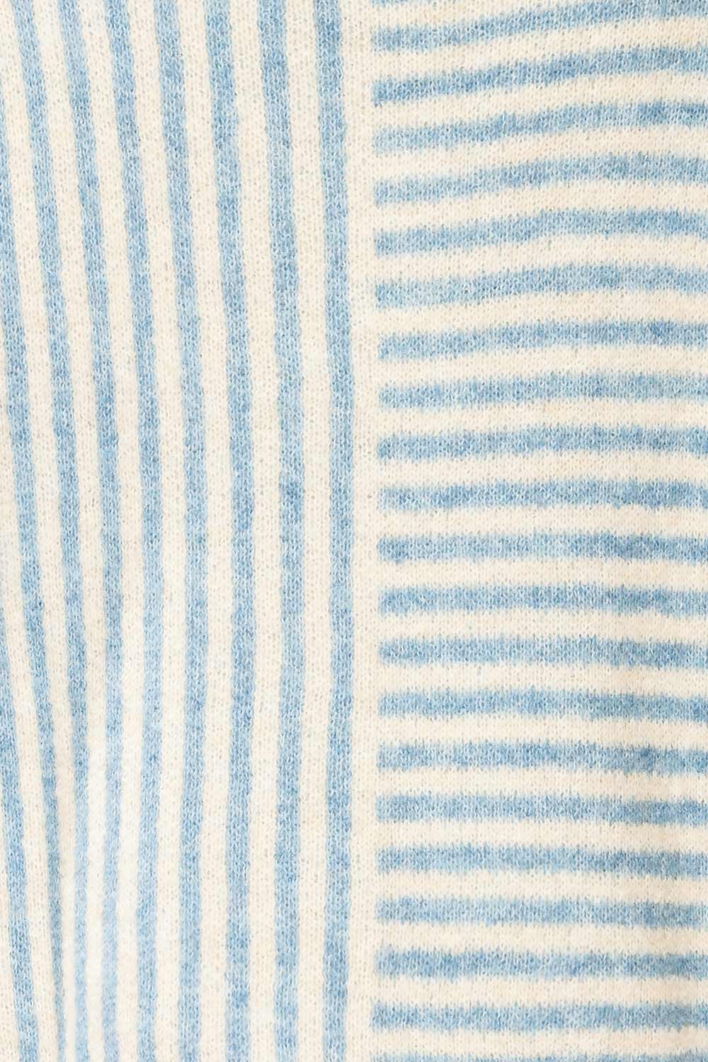 Burbank Blue Ivory Knit Sweater w/ Stripes | La petite garçonne texture