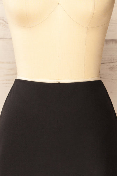 Buxton Short Black Skirt w/ Lace Trim | La petite garçonne front close-up