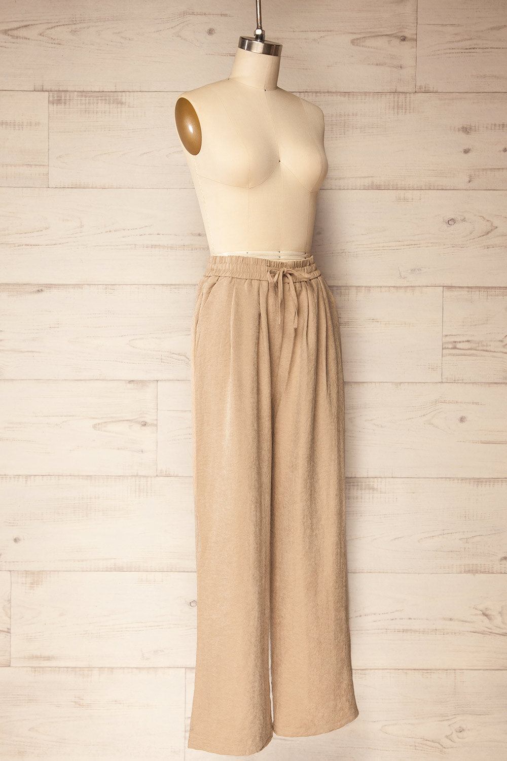 Cabot Beige Loose-Fitted Pants | La petite garçonne side view
