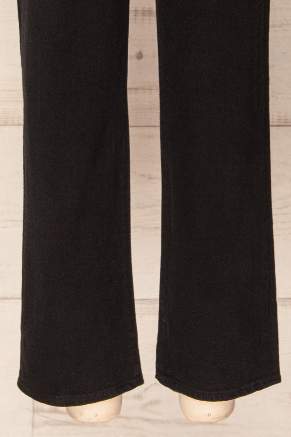 Calvin Cropped Black Straight Leg Jeans | La petite garçonne bottom
