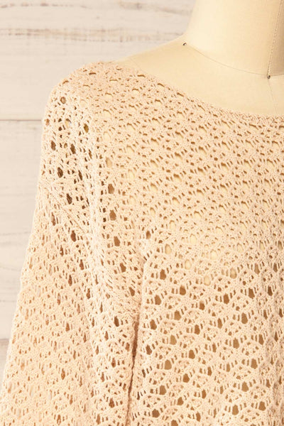 Canterbury Beige Crochet Cropped Top | La petite garçonne side close-up