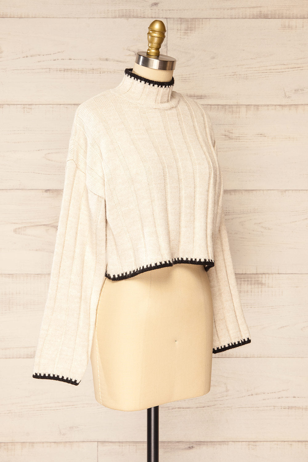 Capellen Cropped Beige Knit Sweater | La petite garçonne side view