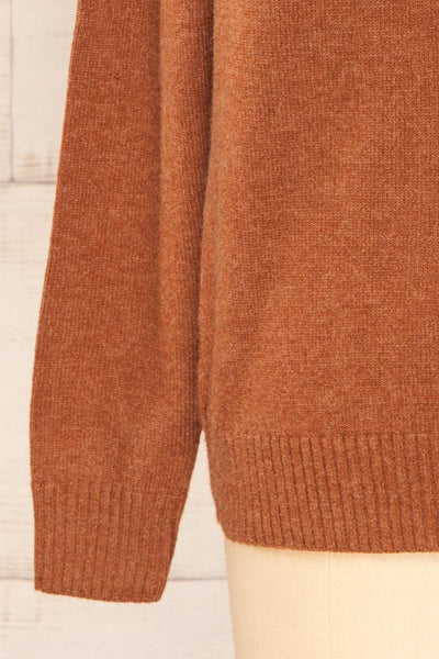 Carcasssone Brown Knit Sweater | La petite garçonne sleeve