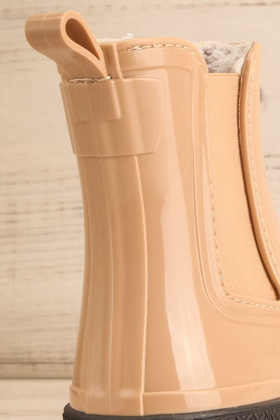 Carter Beige Faux-Fur Lined Platform Rain Boots | La petite garçonne back close-up