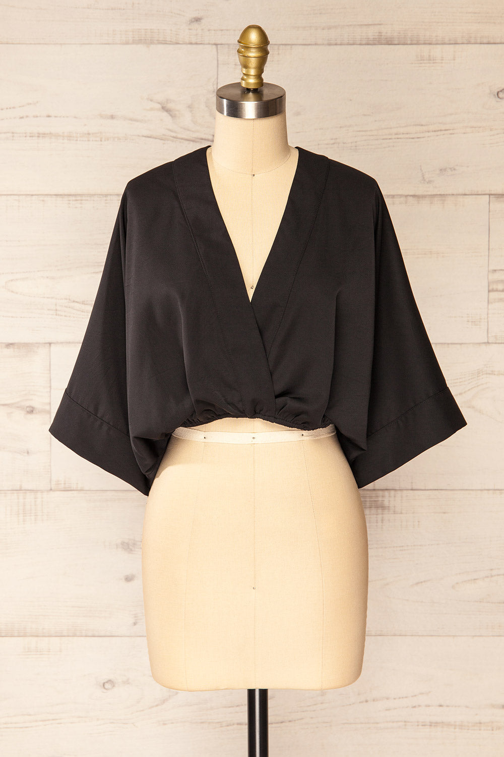 Casilda Black Loose V-Neck Crop Top | La petite garçonne front view