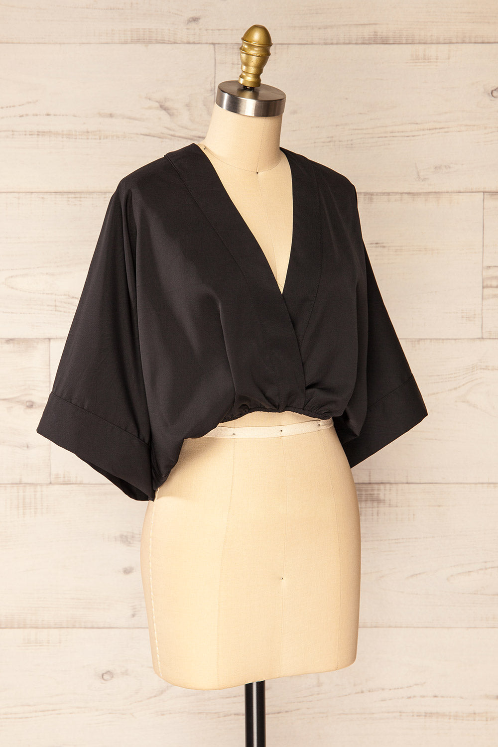 Casilda Black Loose V-Neck Crop Top | La petite garçonne side view