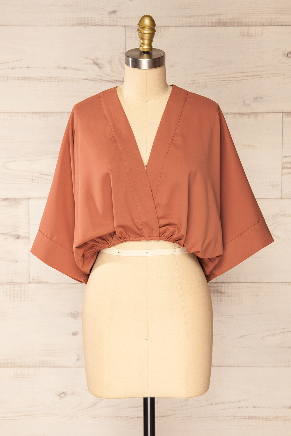 Casilda Rust Loose V-Neck Crop Top | La petite garçonne front view