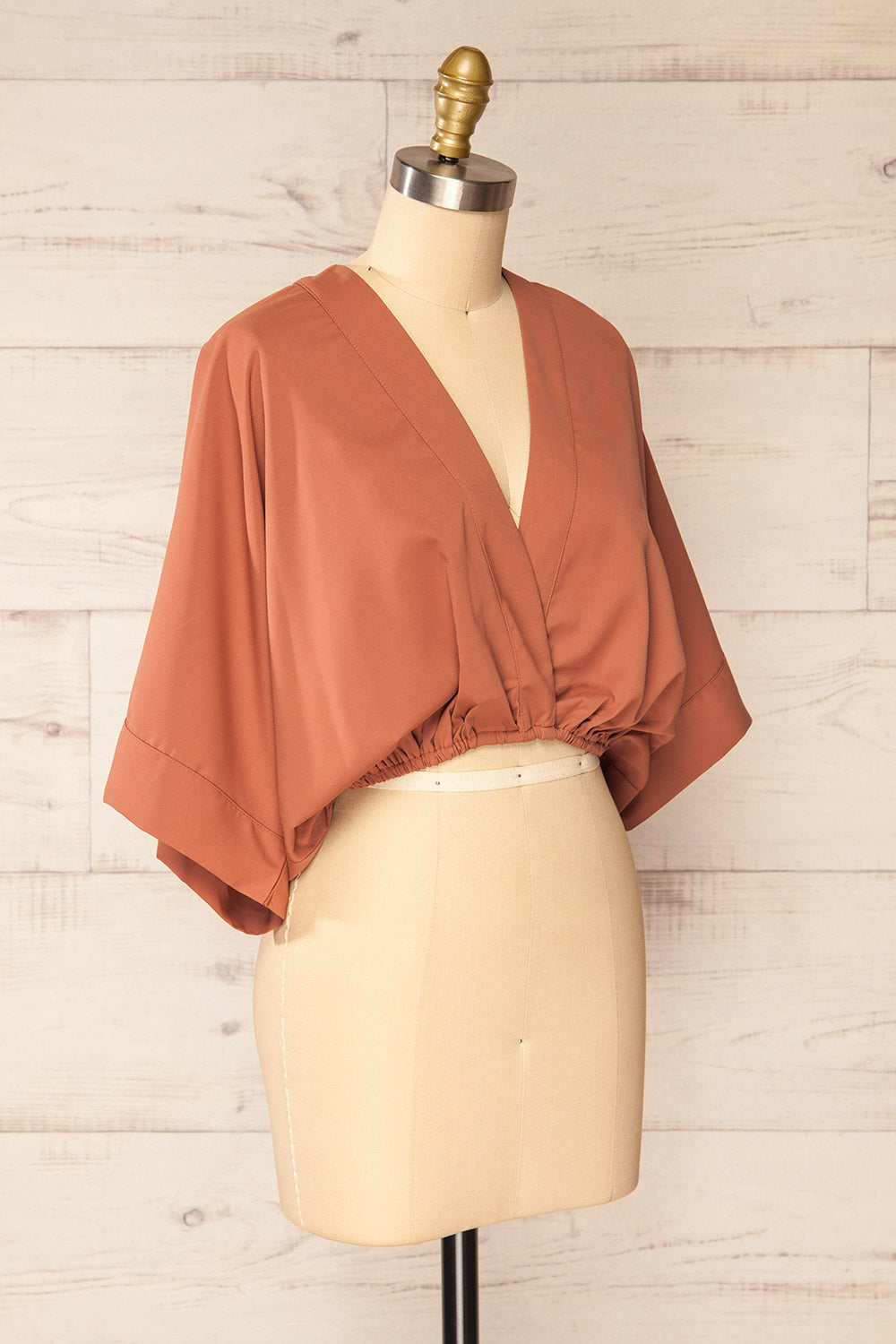 Casilda Rust Loose V-Neck Crop Top | La petite garçonne side view