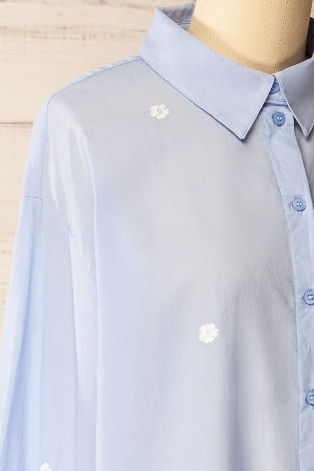 Catania | Oversized Blue Shirt with Floral Embroidery