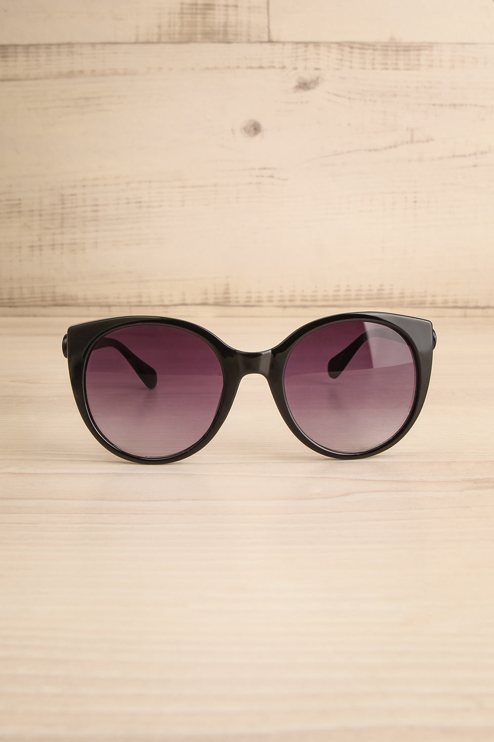 Caty Glossy Black Cat-Eye Sunglasses | La petite garçonne front view