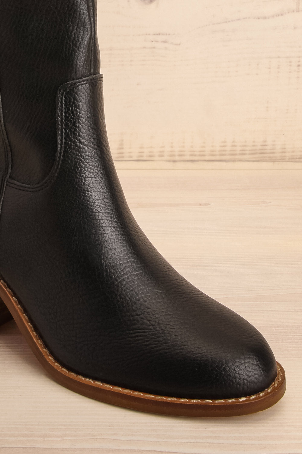 Celaya Mid-High Heeled Boots | La petite garçonne side