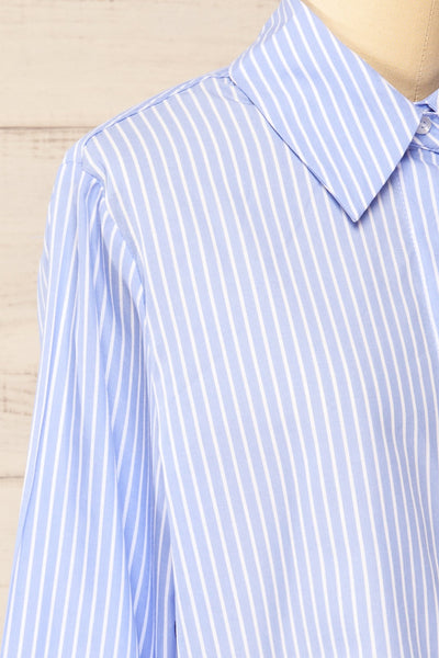 Chandler Cropped Striped Blue Shirt | La petite garçonne side