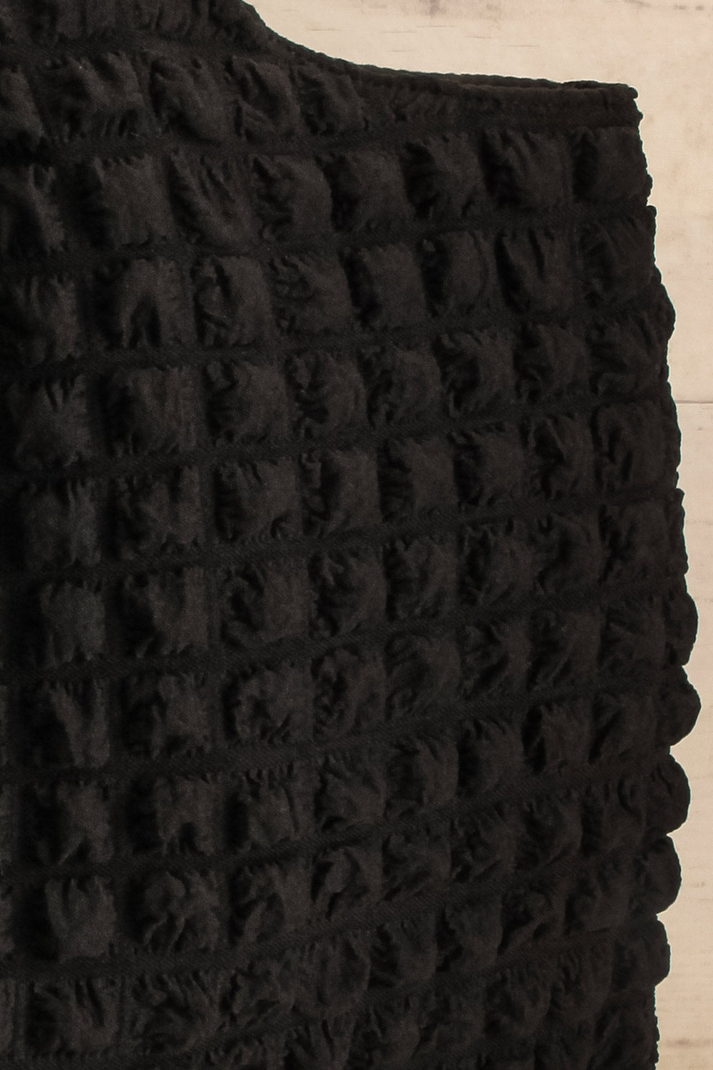 Choonga Black Waffled Bag | La petite garçonne close-up