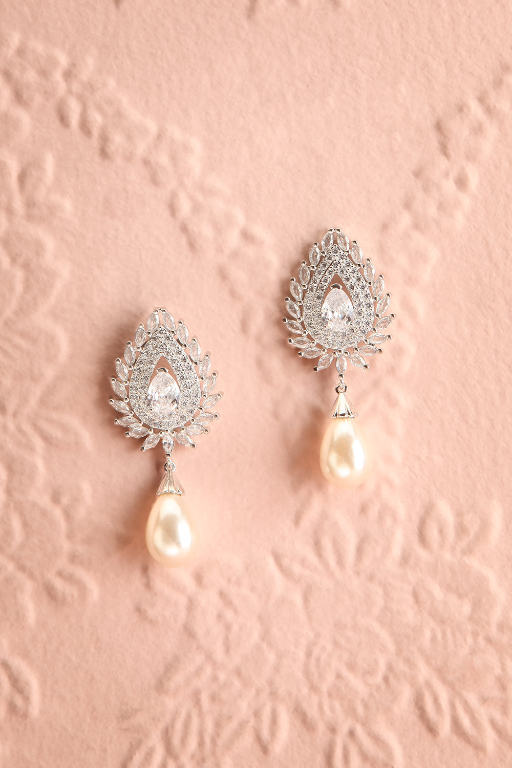 Claing Crystal Pendant Earrings w/ Pearl | Boudoir 1861