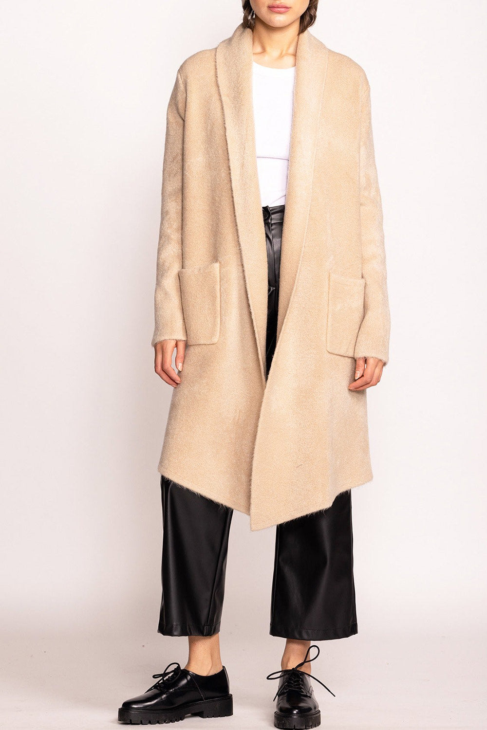 Colombo Beige Open-Front Coat | La petite garçonne model