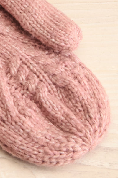 Colonel Pink Knit Mittens | La petite garçonne close-up