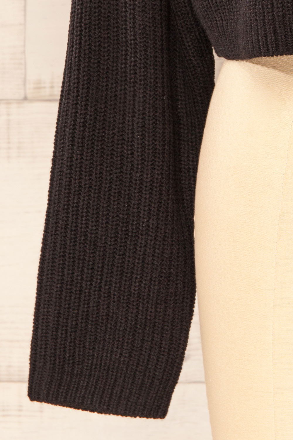 Colorado Black Cropped Knit Sweater | La petite garçonne sleeve close-up