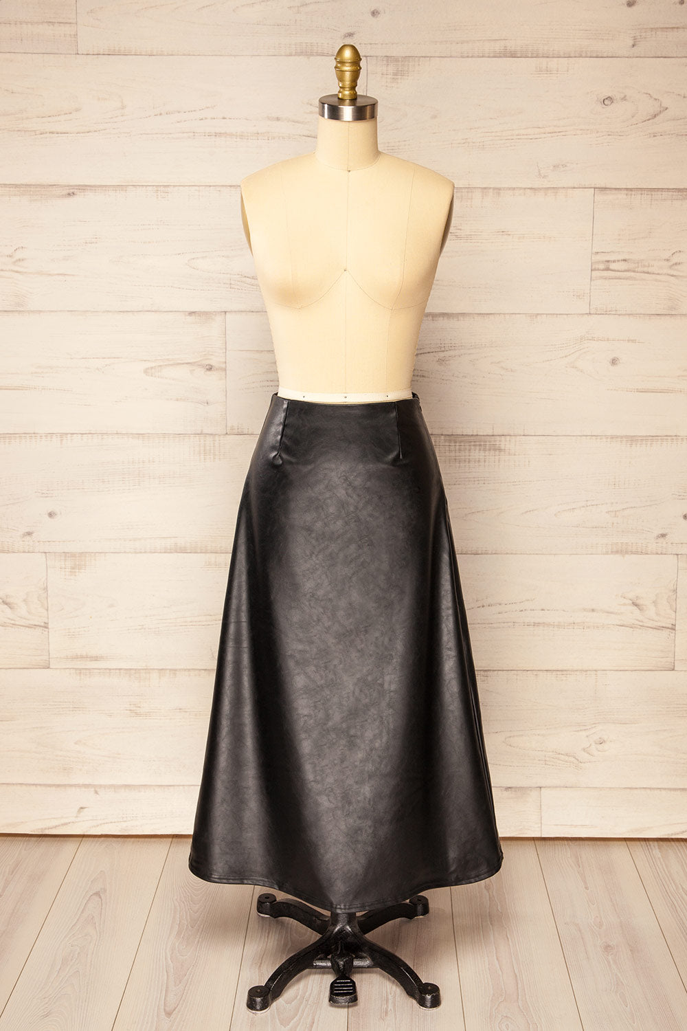 Curatone Black Faux-Leather Midi Skirt | La petite garçonne front view