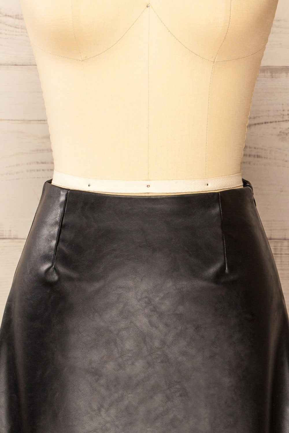 Curatone Black Faux-Leather Midi Skirt | La petite garçonne  front