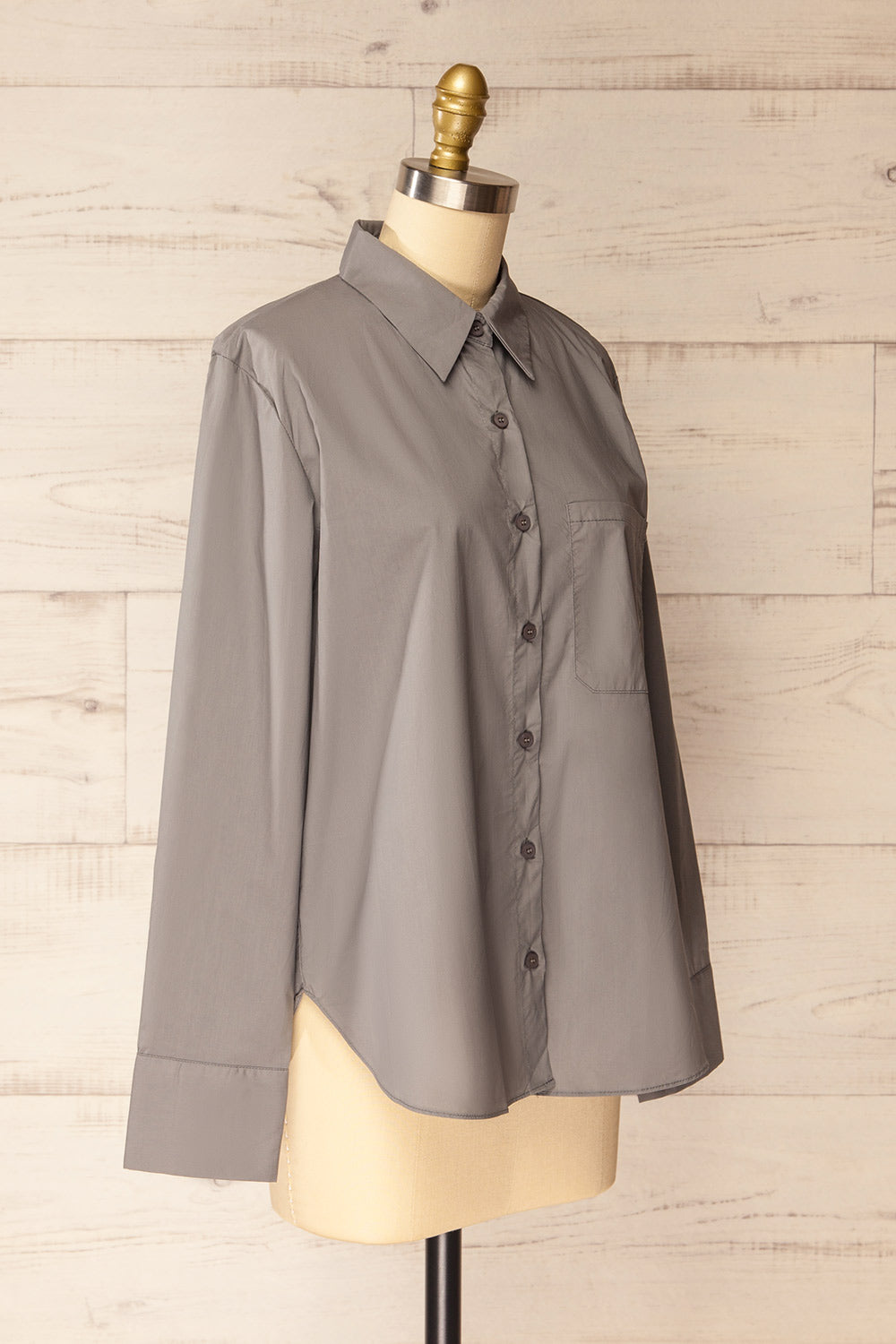 Dametera Buttoned-Up Loose Grey Shirt | La petite garçonne side 