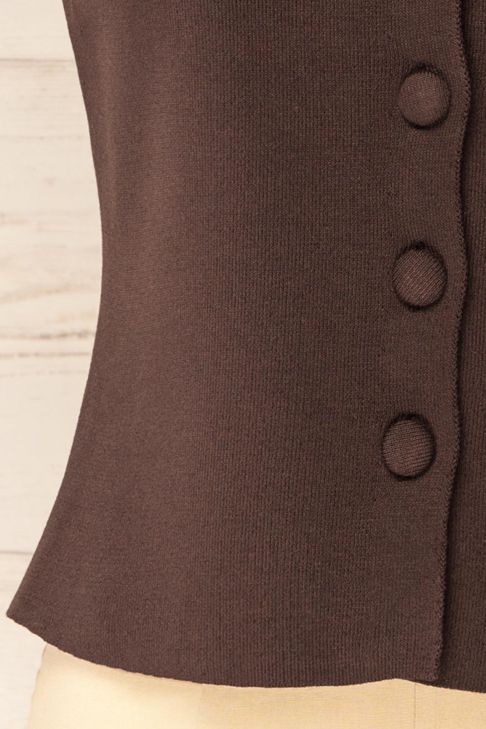 Delano Sleeveless Brown Button-Up Top | La petite garçonne bottom