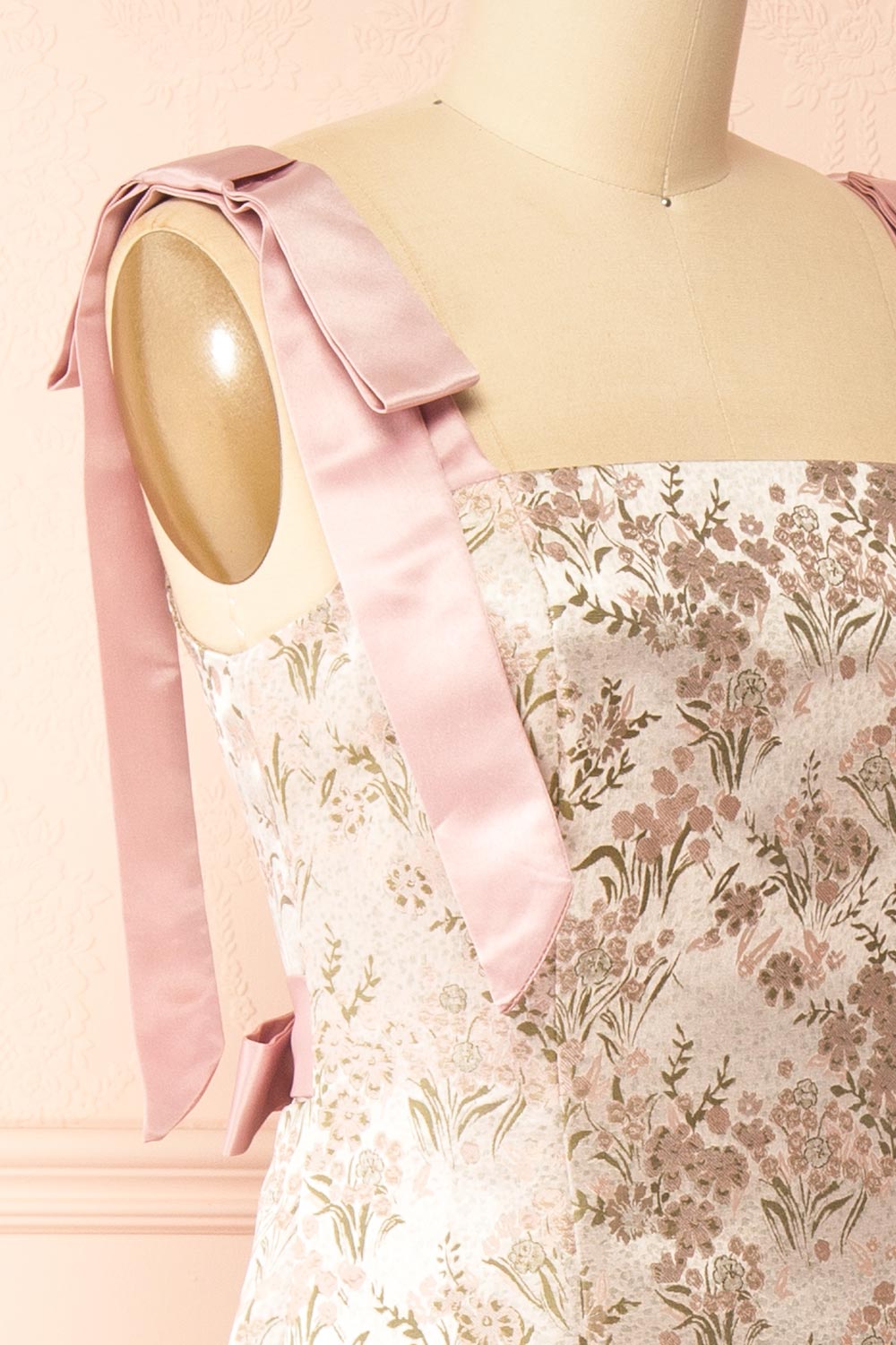 Dianne | Robe Midi Jacquard avec des Bretelles Roses