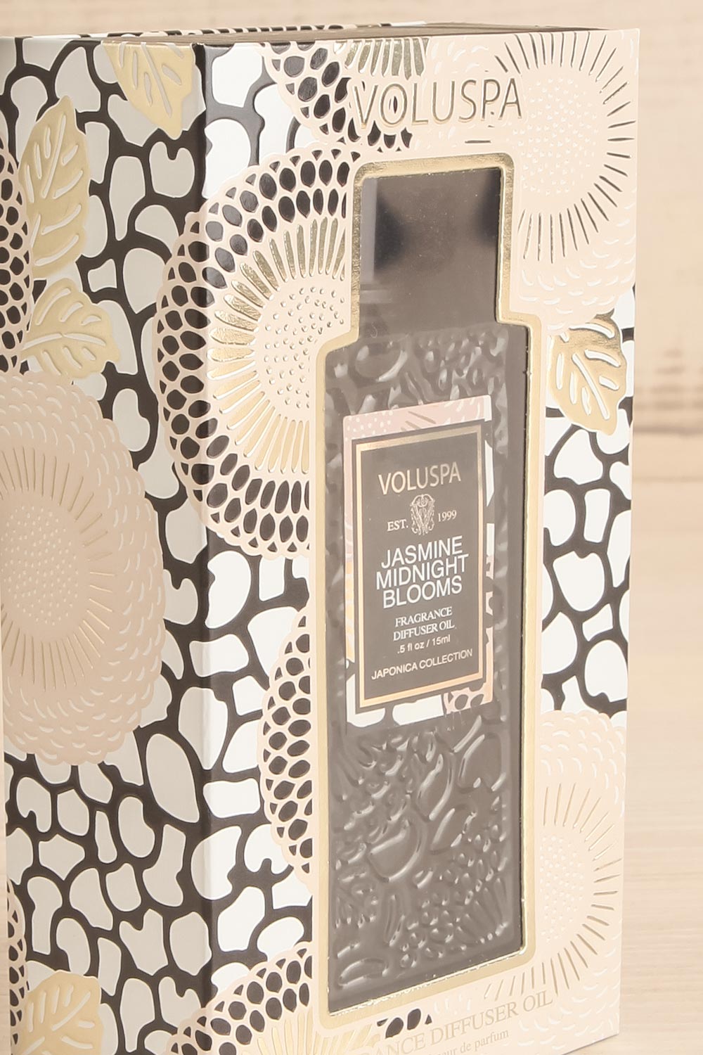 Jasmine Midnight Blooms Fragrance Diffuser Oil | Maison garçonne box close-up