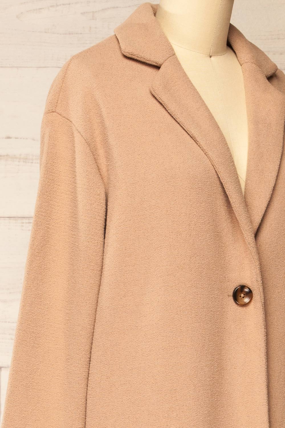 Dimton Beige Knit Coat w/ Pockets | La petite garçonne side close-up