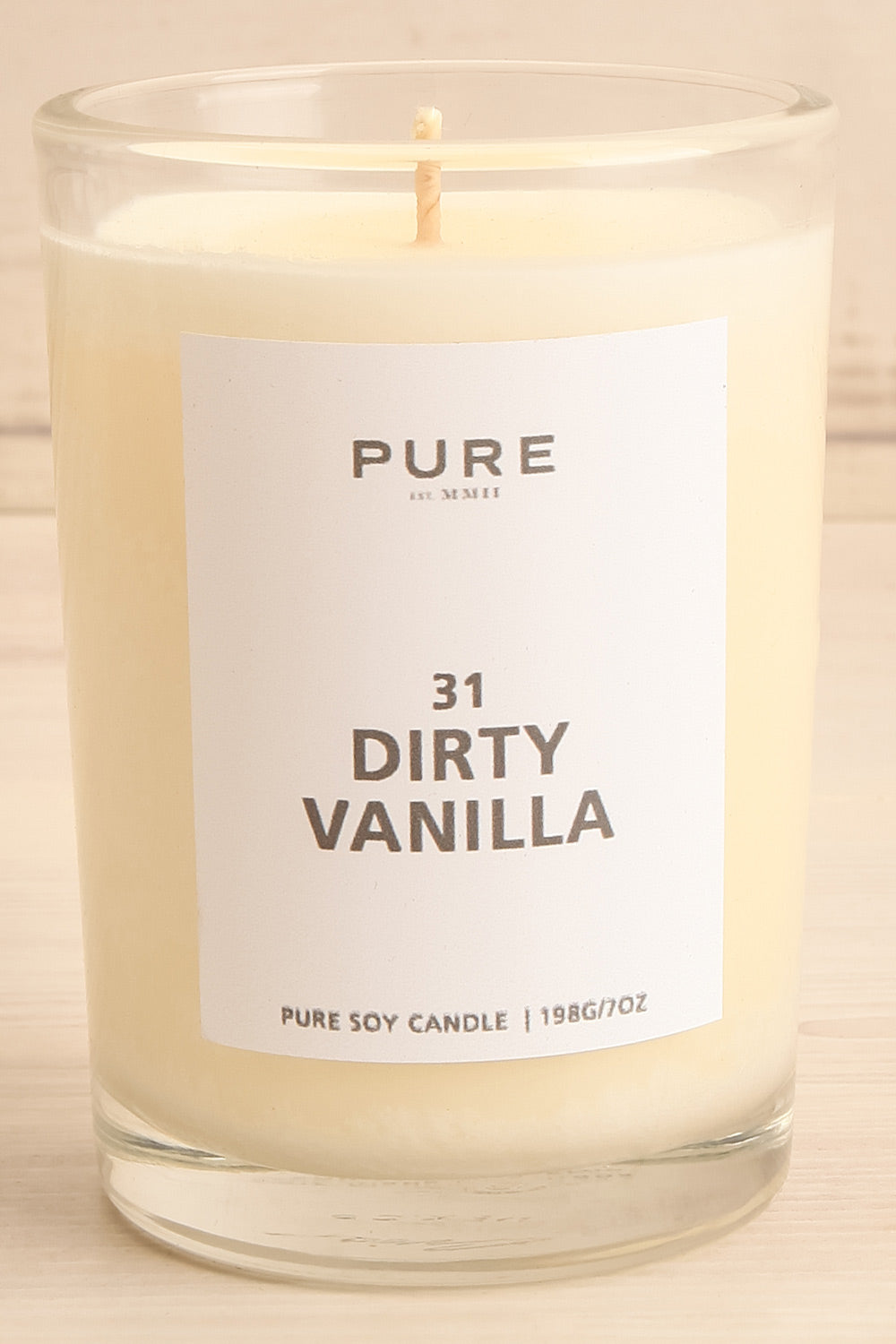 Dirty Vanilla Candle | Maison garçonne close-up