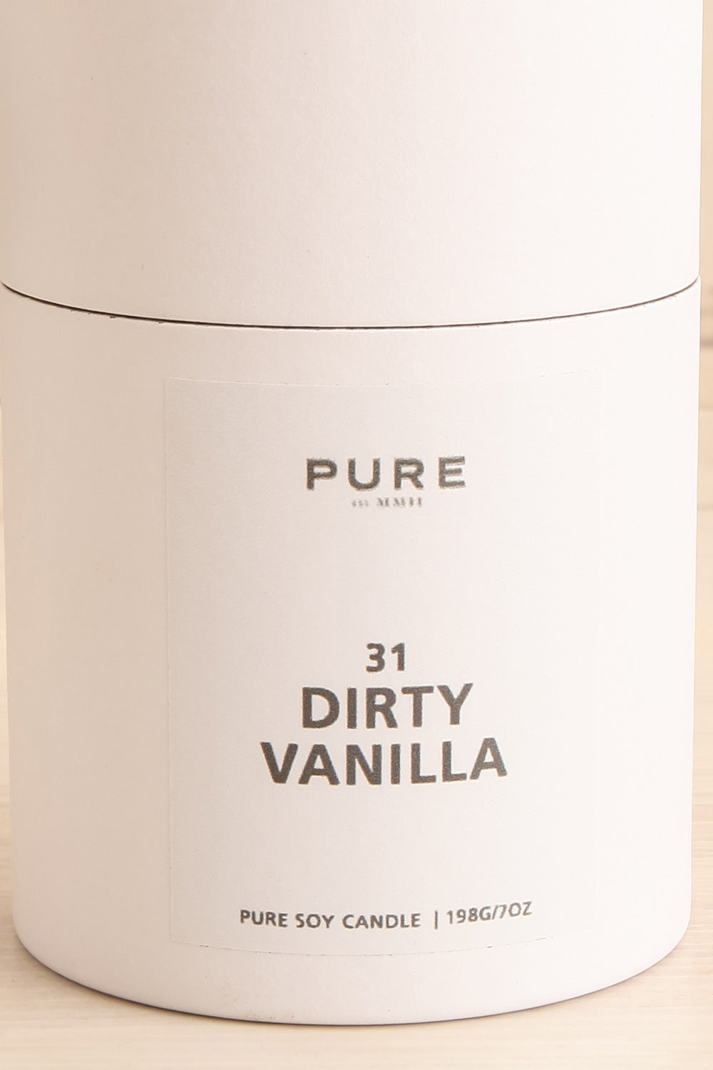 Dirty Vanilla Candle | Maison garçonne box close-up