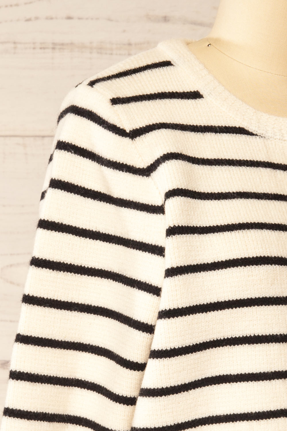 Durham Striped Thick Knitted Cardigan | La petite garçonne side