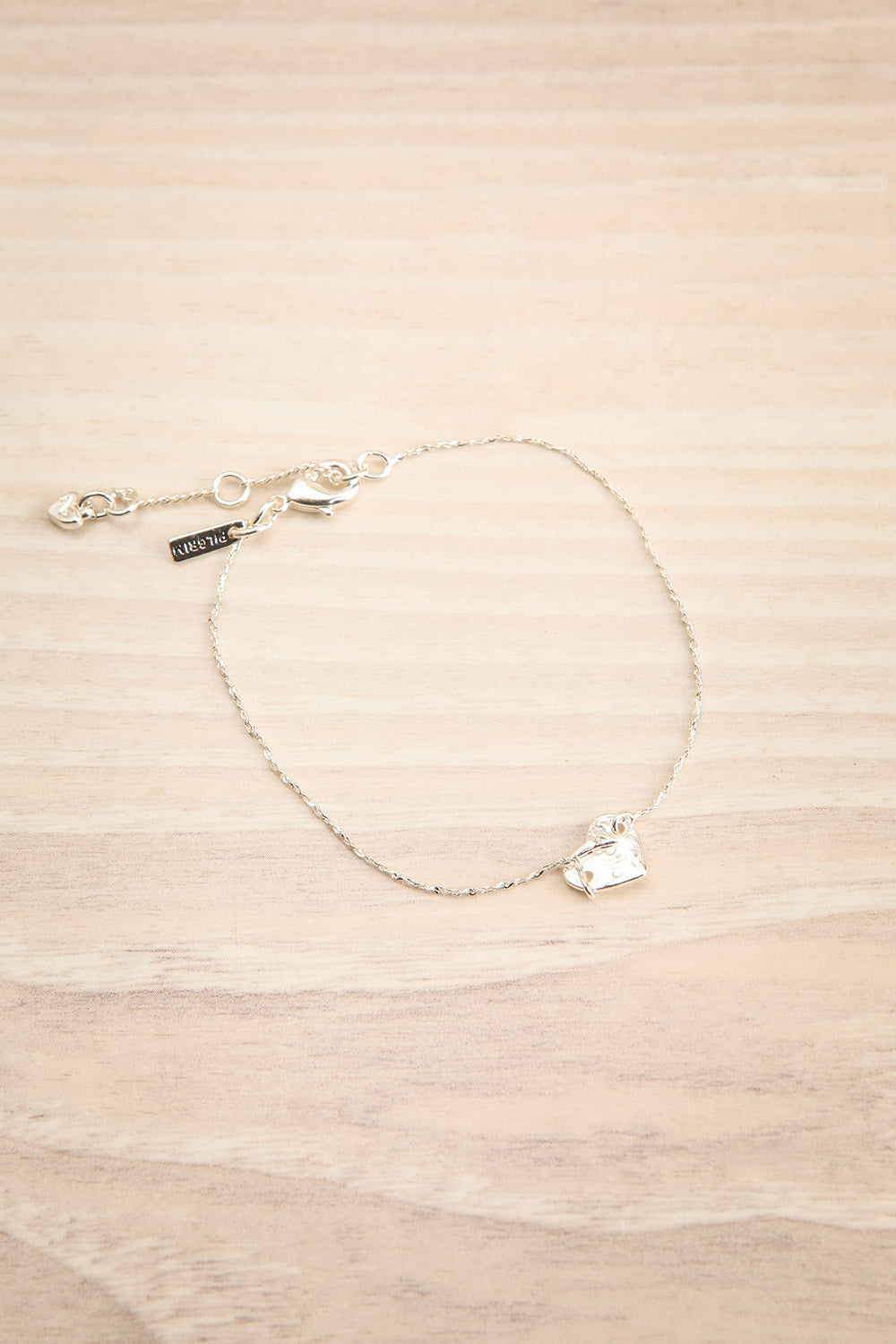 Durlan Silver Minimalist Heart Bracelet | La petite garçonne