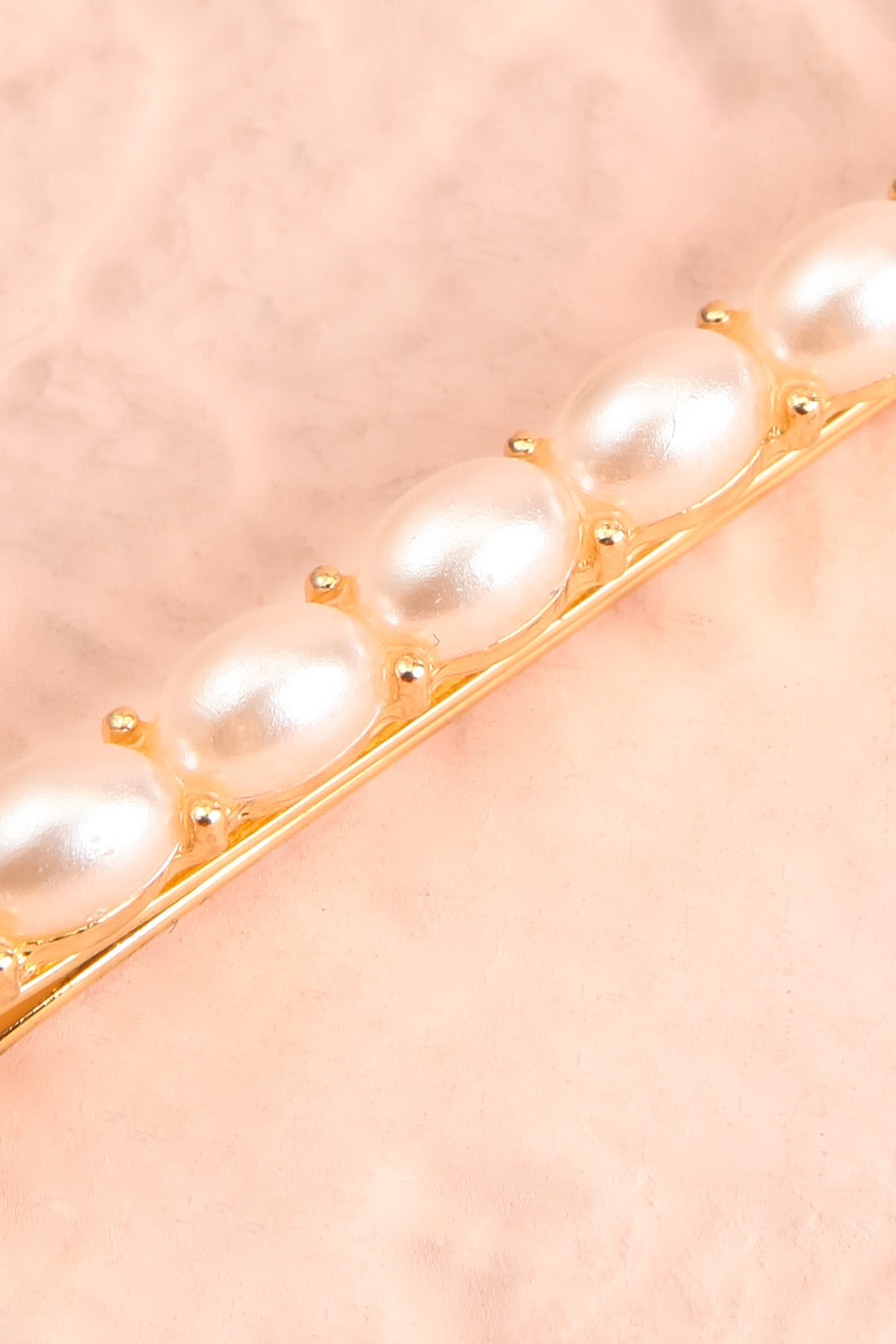 Elgines Set of 3 Golden Bobby Pins w/ Pearls | Boutique 1861 details