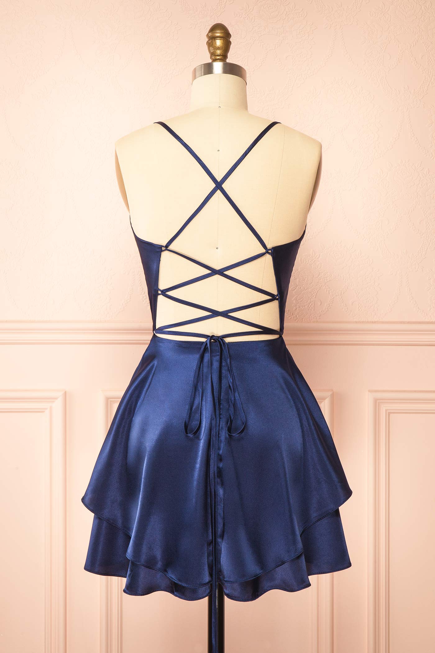 Ellya Marine | Robe Courte en Satin à Lacets au Dos