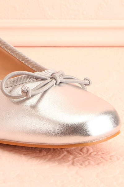 Elyria Silver Heeled Ballerina Shoes w/ Bow | Boutique 1861 front close-up